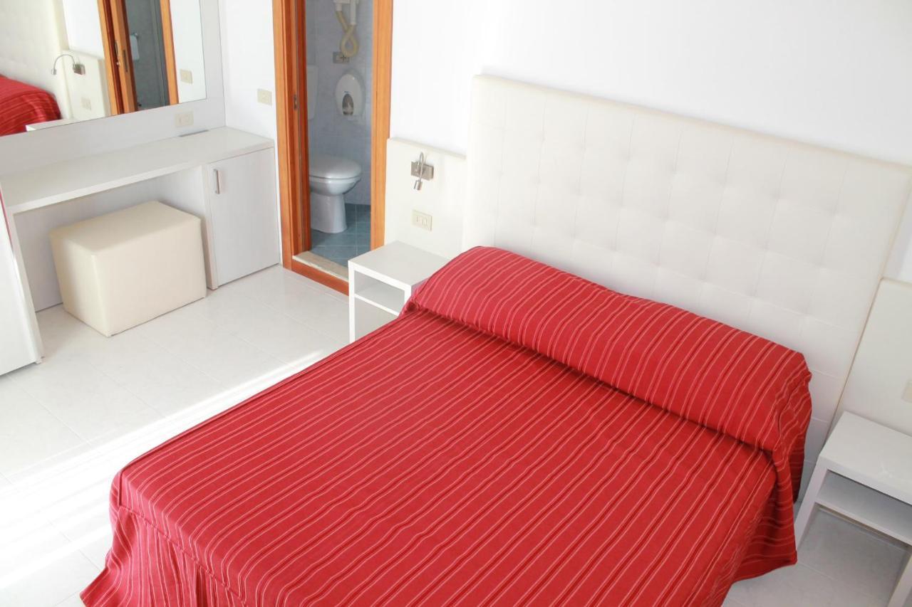 Hotel Vienna Caorle Exterior foto