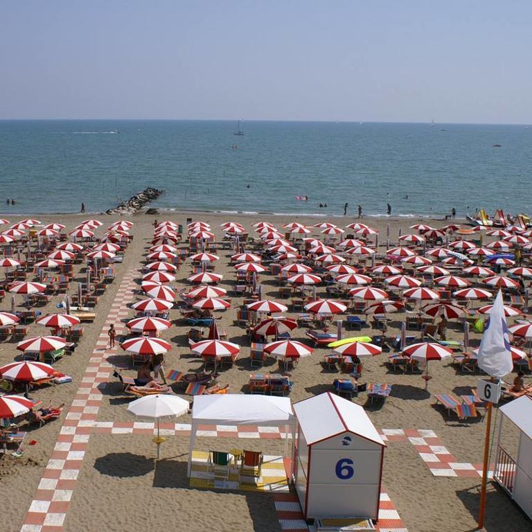 Hotel Vienna Caorle Exterior foto