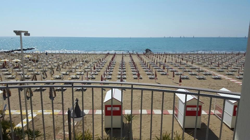 Hotel Vienna Caorle Exterior foto